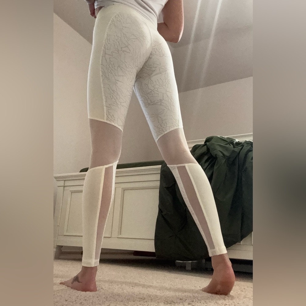 CALIA by Carrie Underwood Cream Leggings